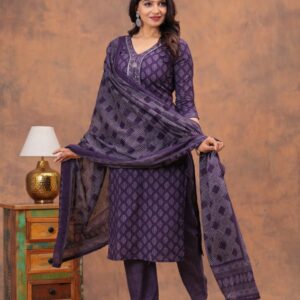 New Launch – Cotton Kurti Set Premium 3-piece set featuring a straight cotton kurti with hand sequin work, matching pants, and a full-length dupatta. Made from soft 60*60 Bagru-printed cotton with beautiful Ajrakh-inspired designs and delicate thread work.