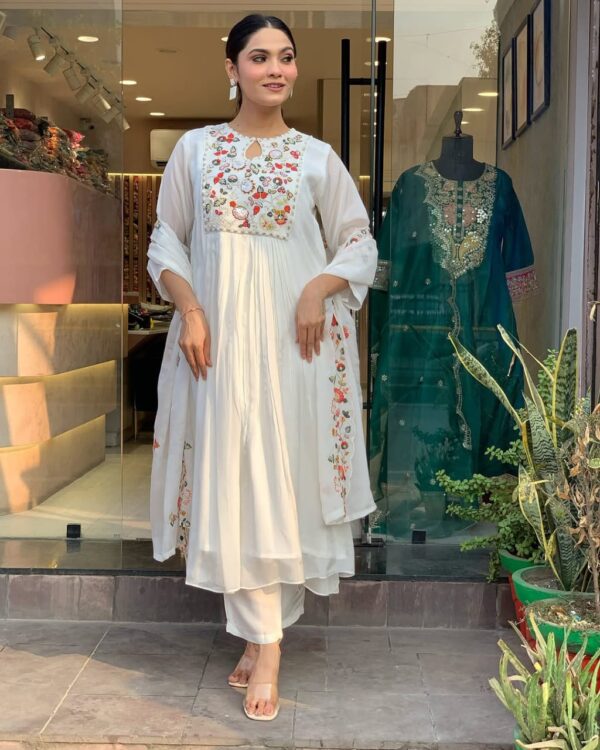 New Special Launch – Elegant White Embroidered Cotton Kurti Set