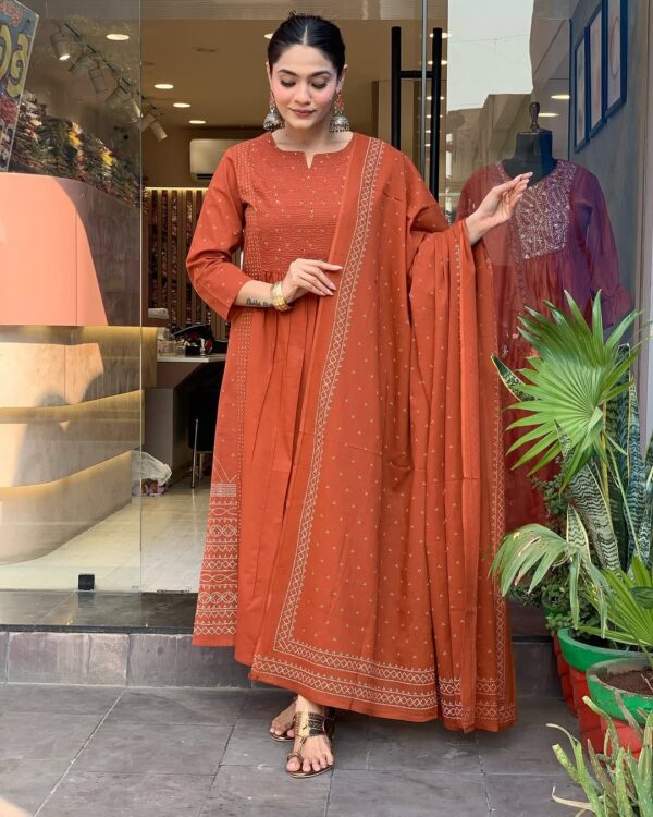 Royal Purple Printed Kurti Set(Kurta, Pant, Dupatta) - Image 7