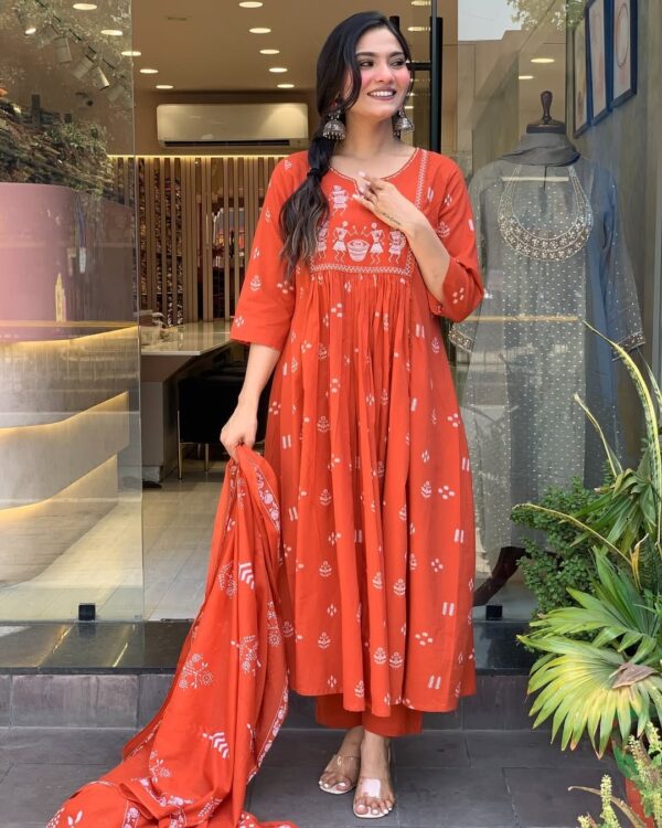 Turn Heads with Timeless Grace Premium Cotton Kurti Set - Image 4