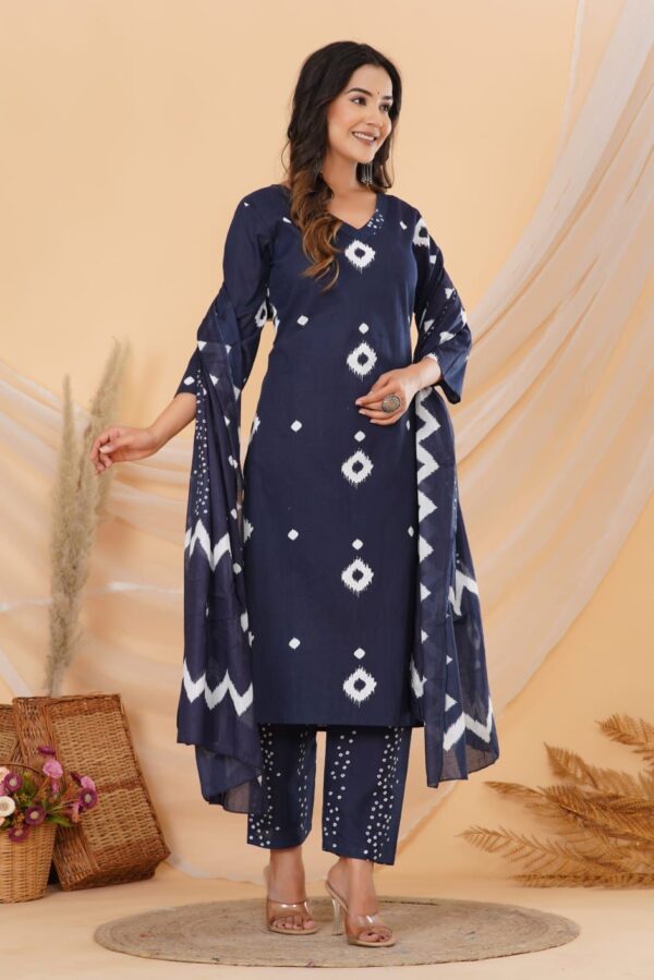 Elegant Blue Printed Cotton Kurti Set - Image 3