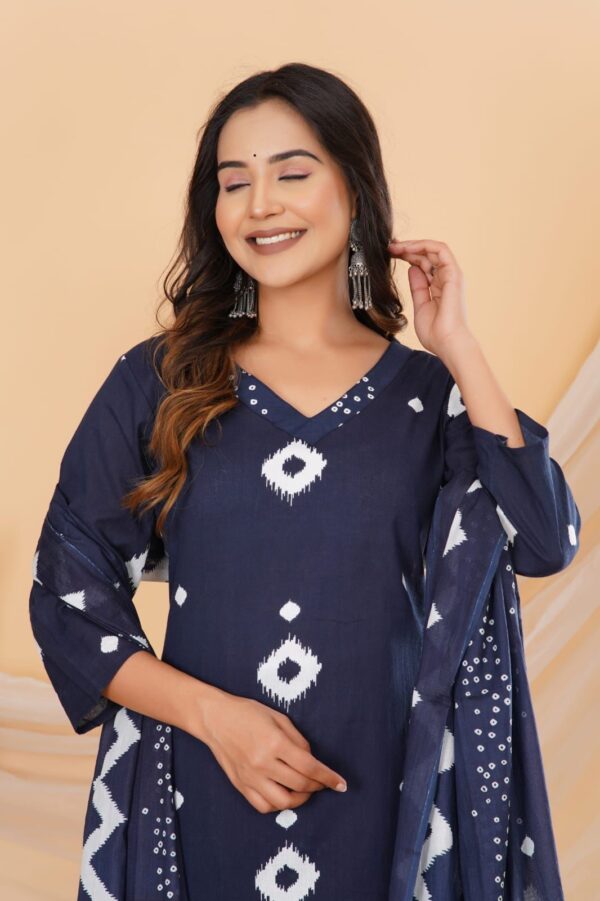 Elegant Blue Printed Cotton Kurti Set - Image 4