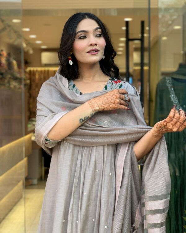 Elegant 3-Piece Anarkali Kurti Set - Image 3