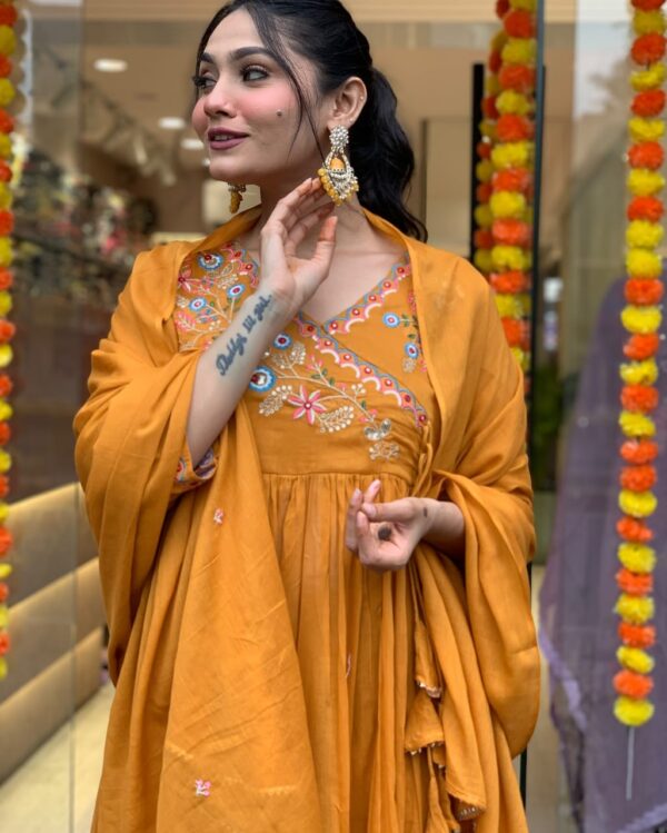 Festive Must-Have: Elegant 3-Piece Kurti Set - Image 5