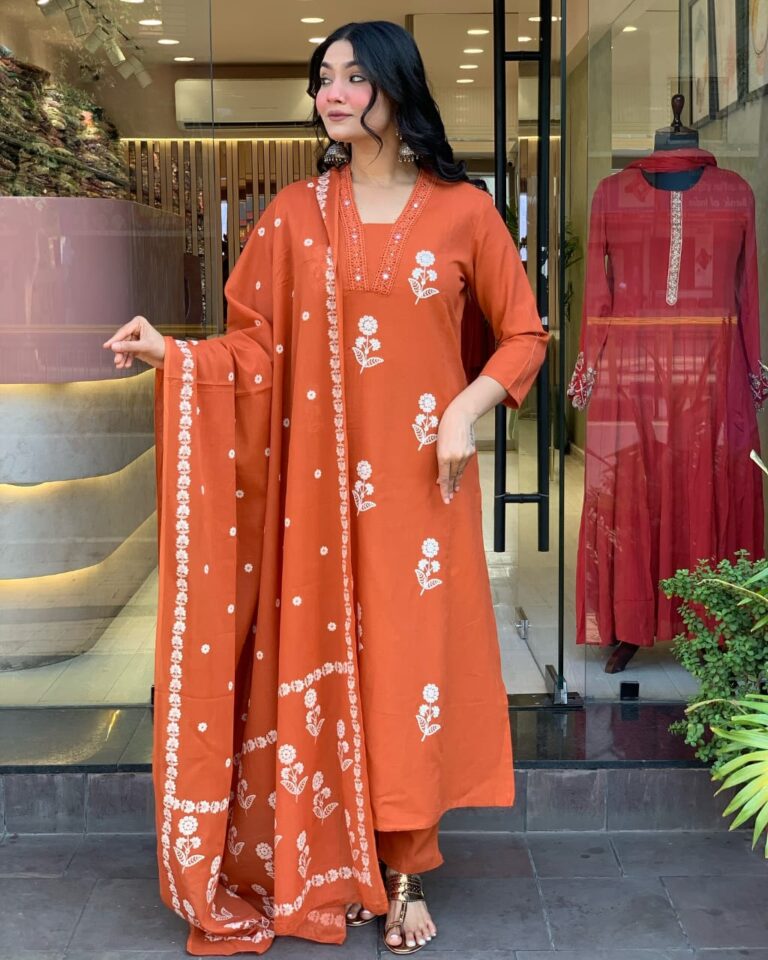 Celebrate in Style with Our Elegant 3-Piece Kurti Set - Image 5