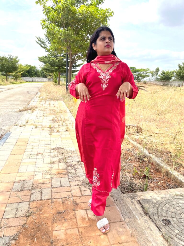 Elegant Festive Kurti Set - Image 4