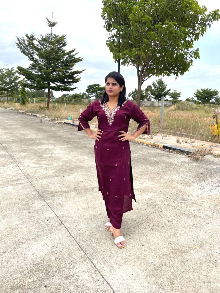 Elegant Maroon Kurti Set - Image 5